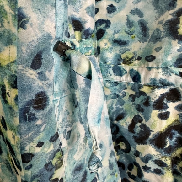 Chico’s Size 1 Blue, Navy, Lime Blazer Windbreaker Cinch-able Jacket w/ Pockets - Picture 3 of 6